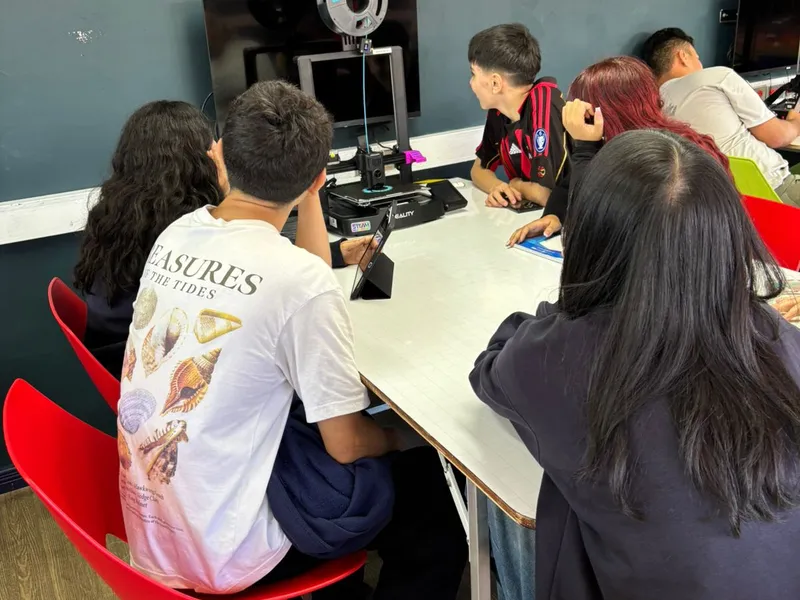 Demonstration of the FDM printing process used in Science class